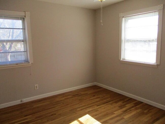 Building Photo - 1005 S 11th St