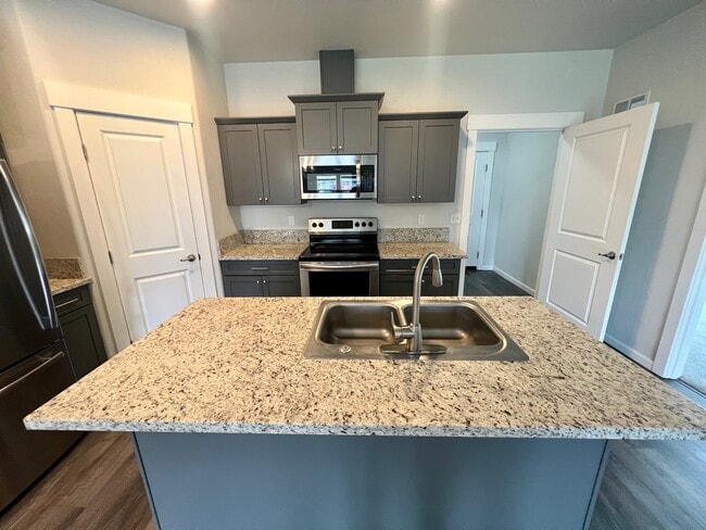 Building Photo - 199 Mellecker Way