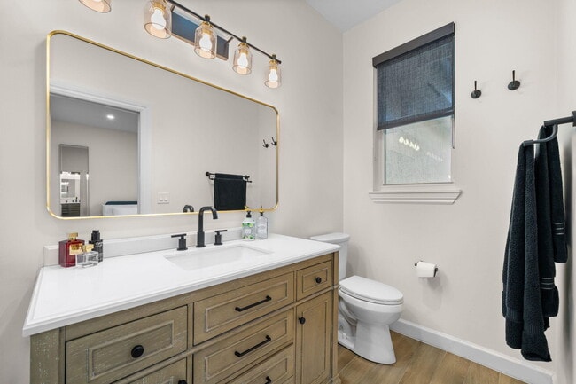 Building Photo - 1213 Tequesta St