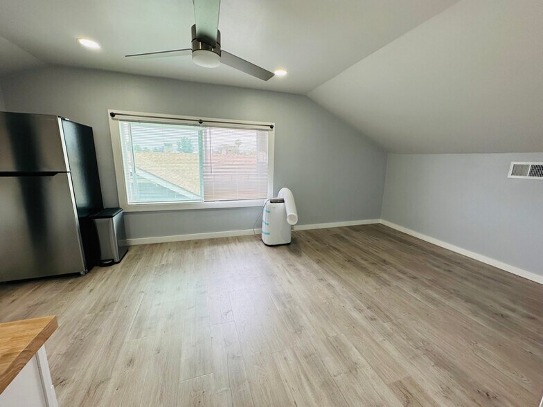 Building Photo - 2707 Cridge St