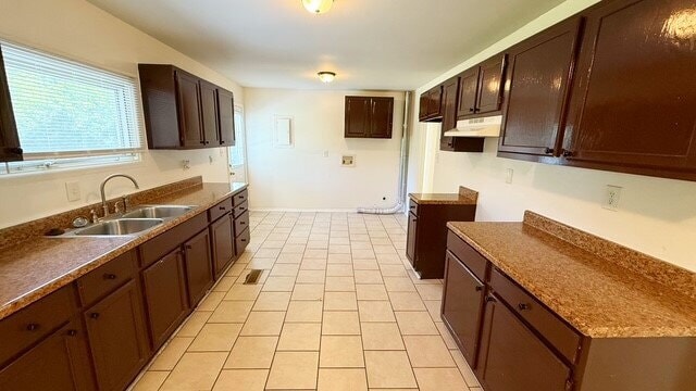 Building Photo - EAST SIDE 3 BEDROOM RANCH HOME AVAILABLE NOW!