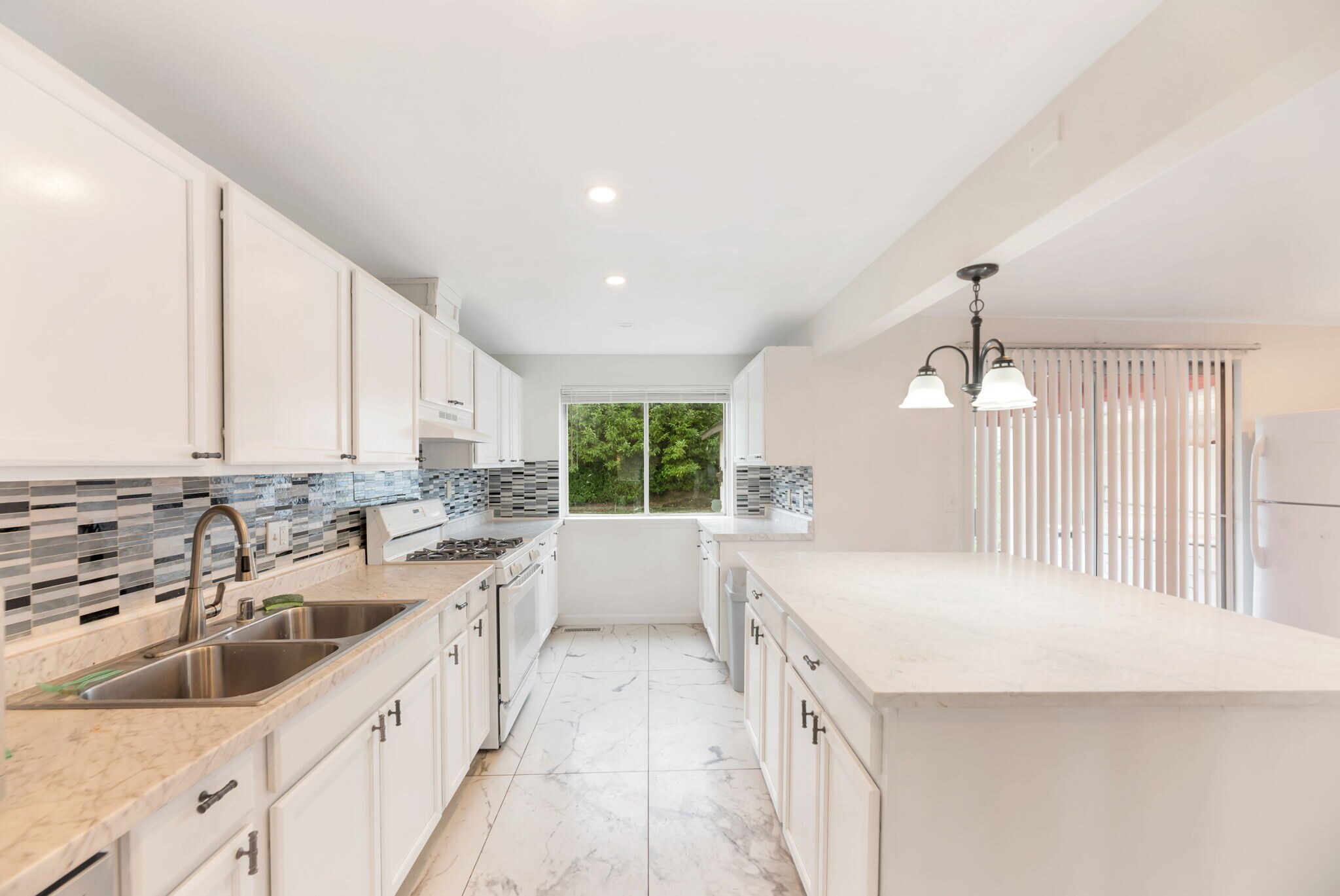 Building Photo - 26250 39th Pl S