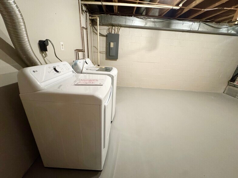 Building Photo - 40 Badger Gate Ct