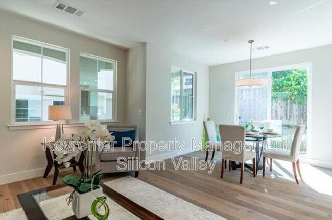 Building Photo - 1020 Skybo Ct