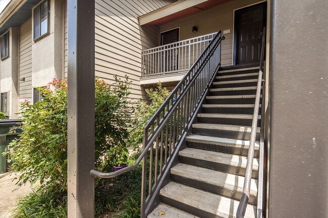 Building Photo - 1843 Fernspring Cove