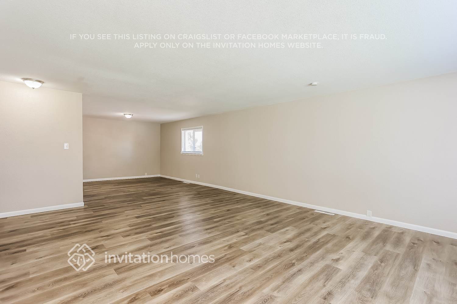 Building Photo - 820 Essex Dr