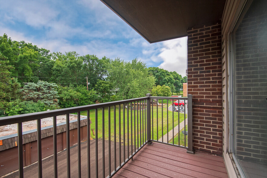 Building Photo - Pinehurst Apartments