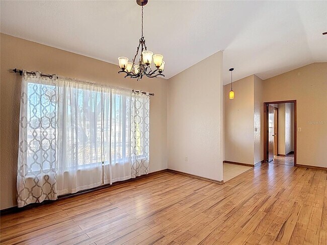 Building Photo - 5066 Woodbine St