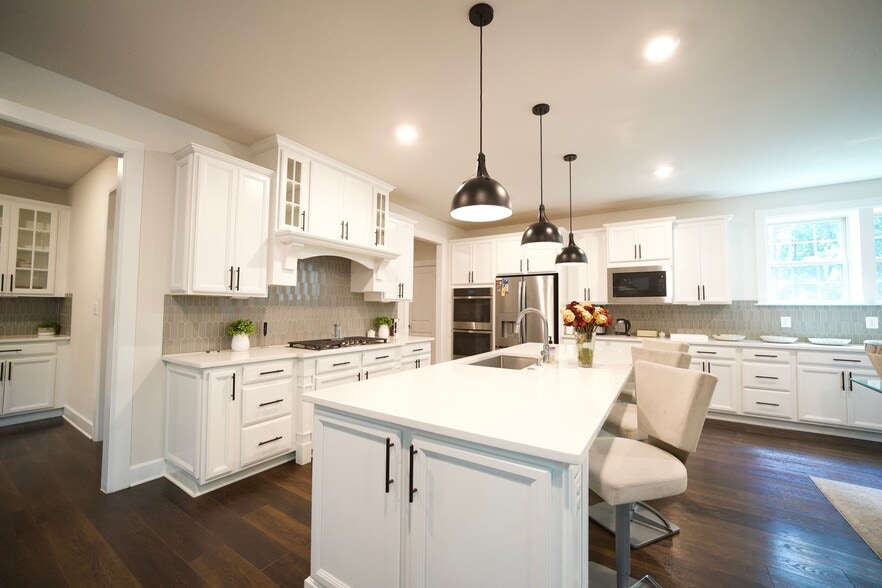 Building Photo - 7687 Cross Creek Dr