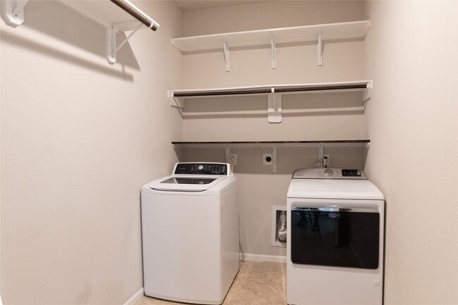 Building Photo - 2703 Osprey Ln