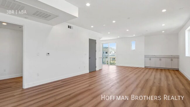 Building Photo - 836 S Shenandoah St