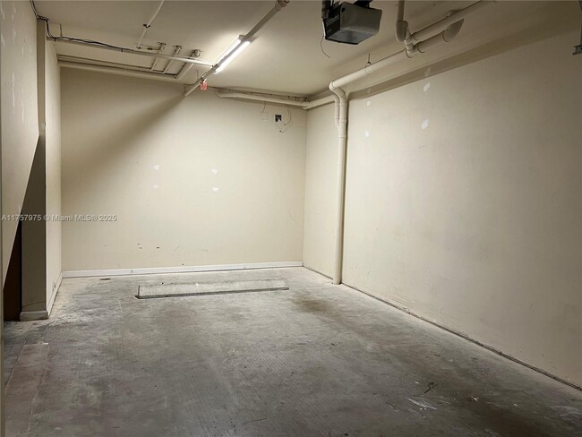 Building Photo - 2056 Alta Meadows Ln