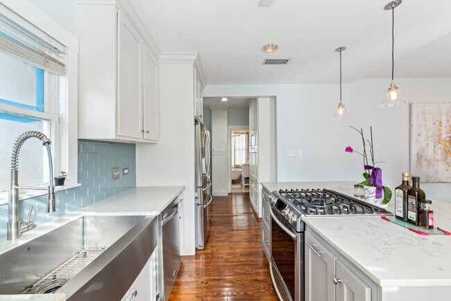 Building Photo - 506 Willard St