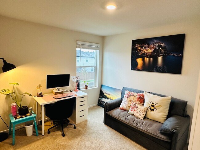 Building Photo - Beautiful Nearly New Ridgefield Home