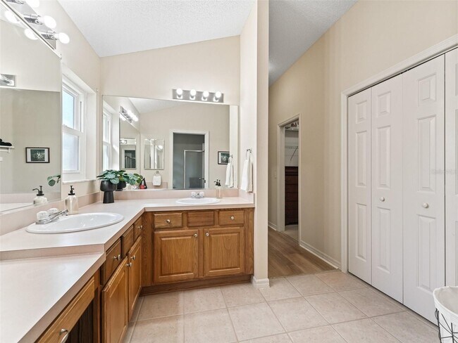Building Photo - 3008 Rugby Way