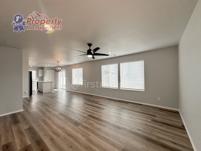 Building Photo - 709 W Smoky Quartz St