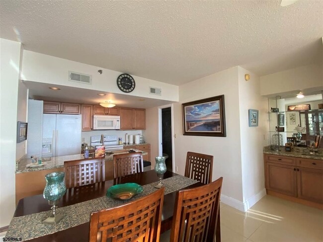 Building Photo - 3851 Boardwalk