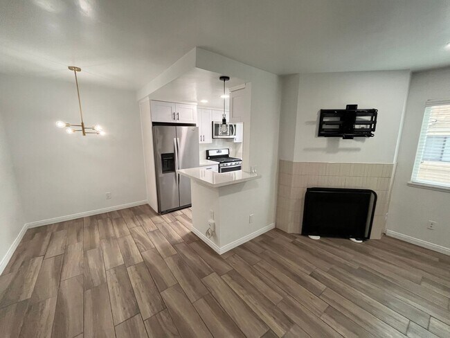 Building Photo - M76 - Rego