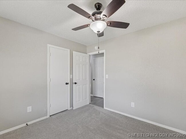 Building Photo - 3001 S Ash Ct