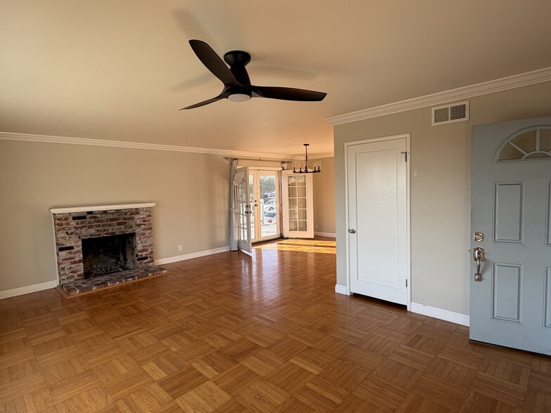 Building Photo - 4806 Lodi Way