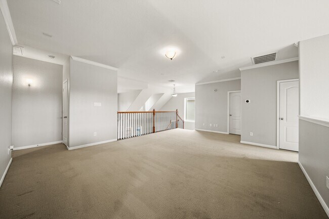 Building Photo - 25959 Ravenside Dr