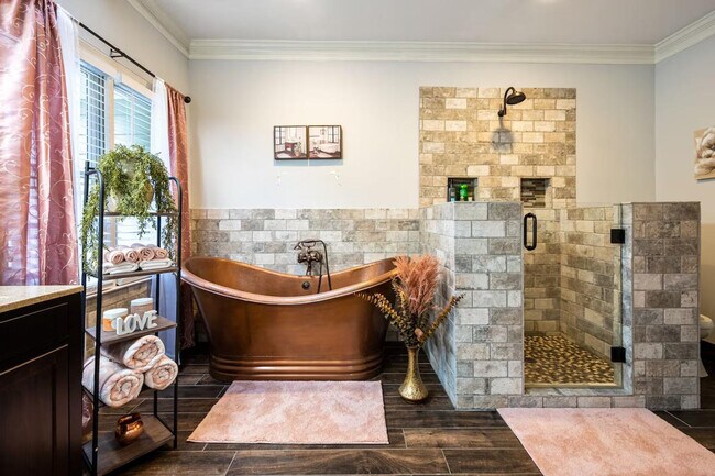 Building Photo - 29 Dean Rd SE