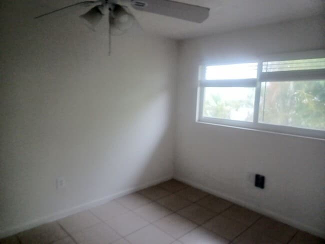 Building Photo - 4808 Lucaya Dr