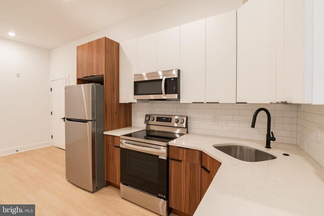 Building Photo - 4408 Lancaster Ave