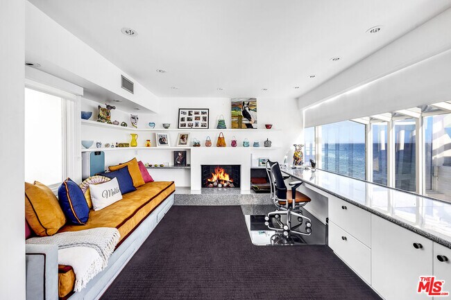 Building Photo - 26940 Malibu Cove Colony Dr