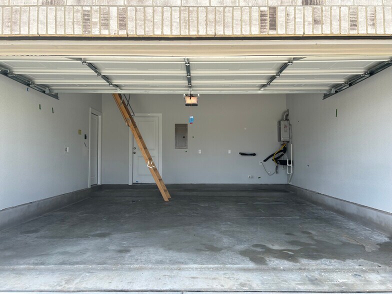Building Photo - 189 Smithsonian Ln
