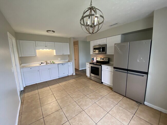 Building Photo - 1015 Kurze Ave