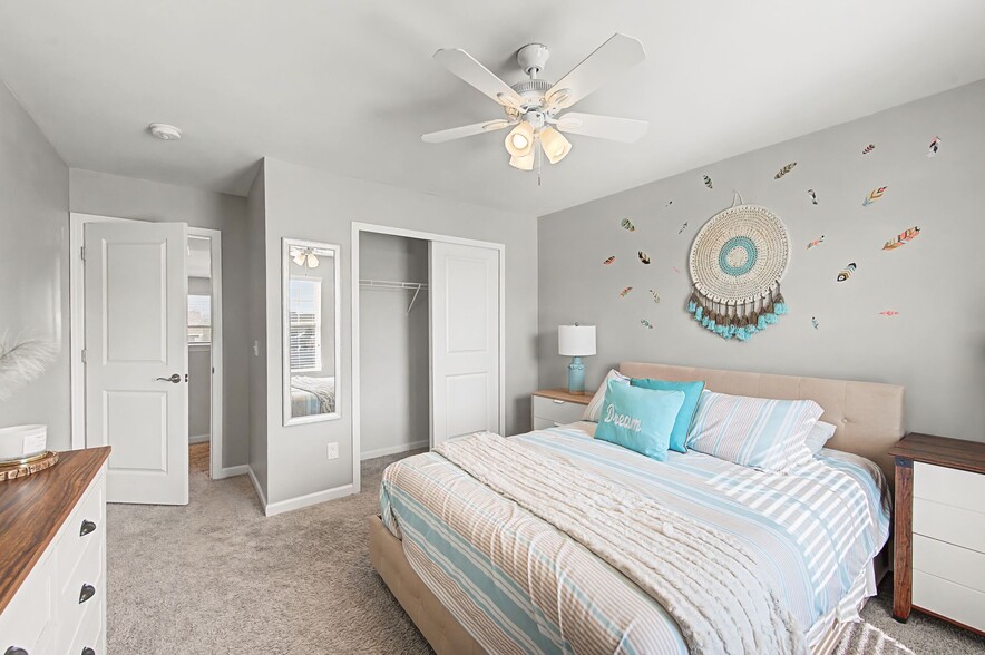 Building Photo - 2784 Nottingham Dr