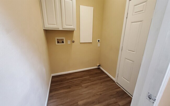 Building Photo - 12911 Brook Arbor Ct