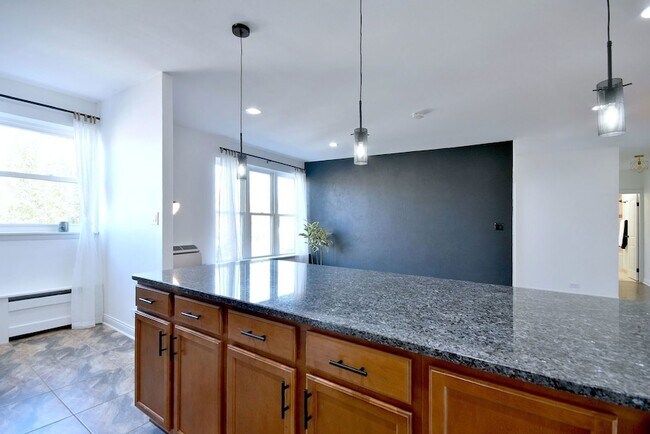 Building Photo - 1301 W Touhy Ave