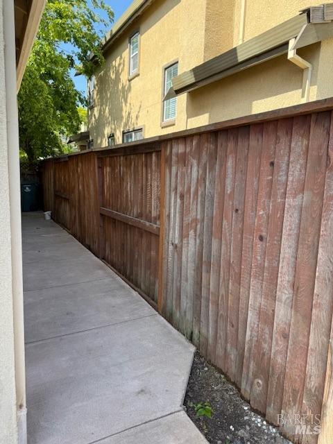 Building Photo - 408 Canyon Ct