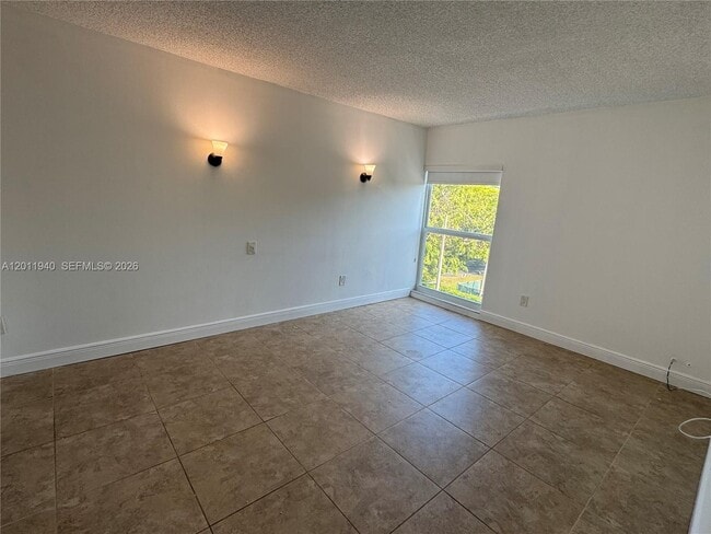 Building Photo - 2160 SW 16th Ave