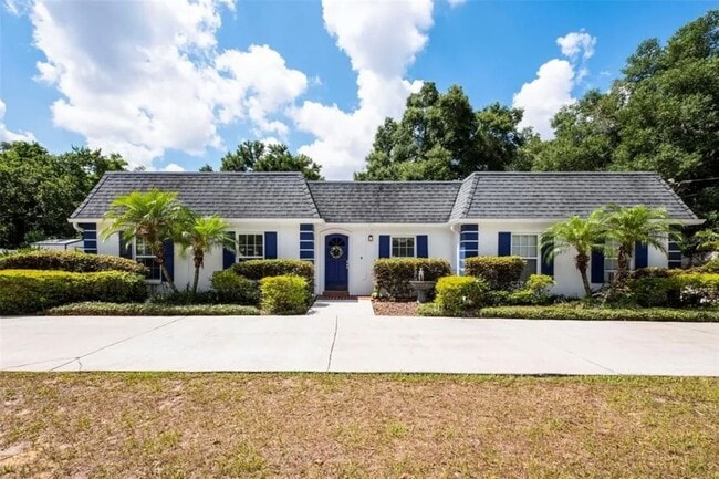 Building Photo - 619 E Lumsden Rd