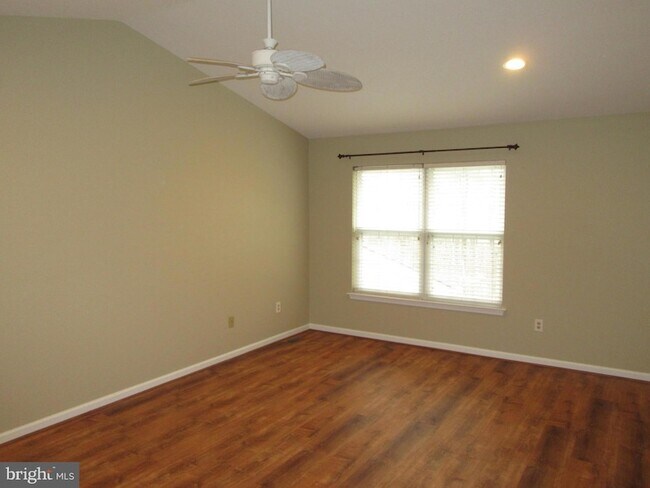 Building Photo - 525 Southampton Ln