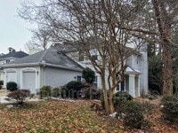 Building Photo - 901 Willow Point