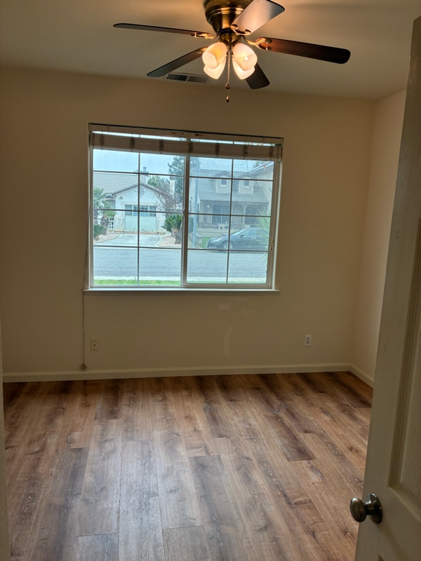 Building Photo - 2555 E Houston Ave