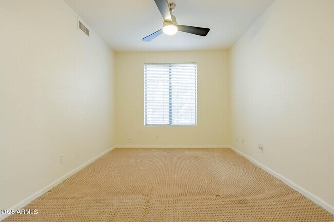 Building Photo - 1153 W Windhaven Ave
