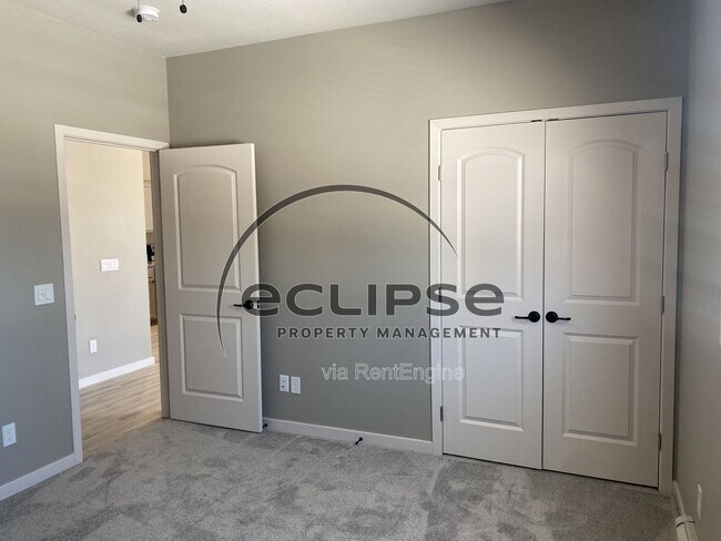 Building Photo - 511 Crestone Ave