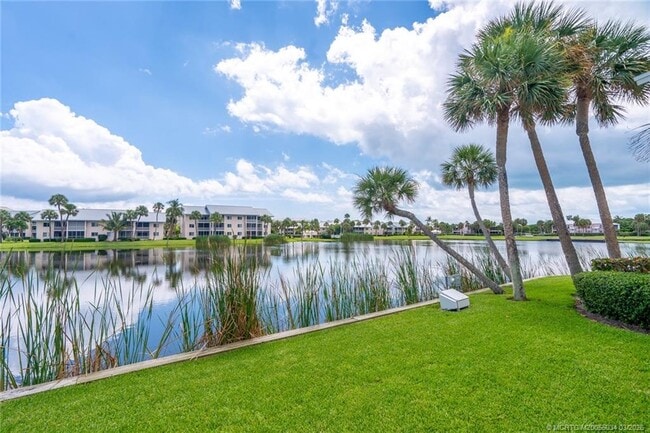 Building Photo - 5553 NE Gulfstream Way