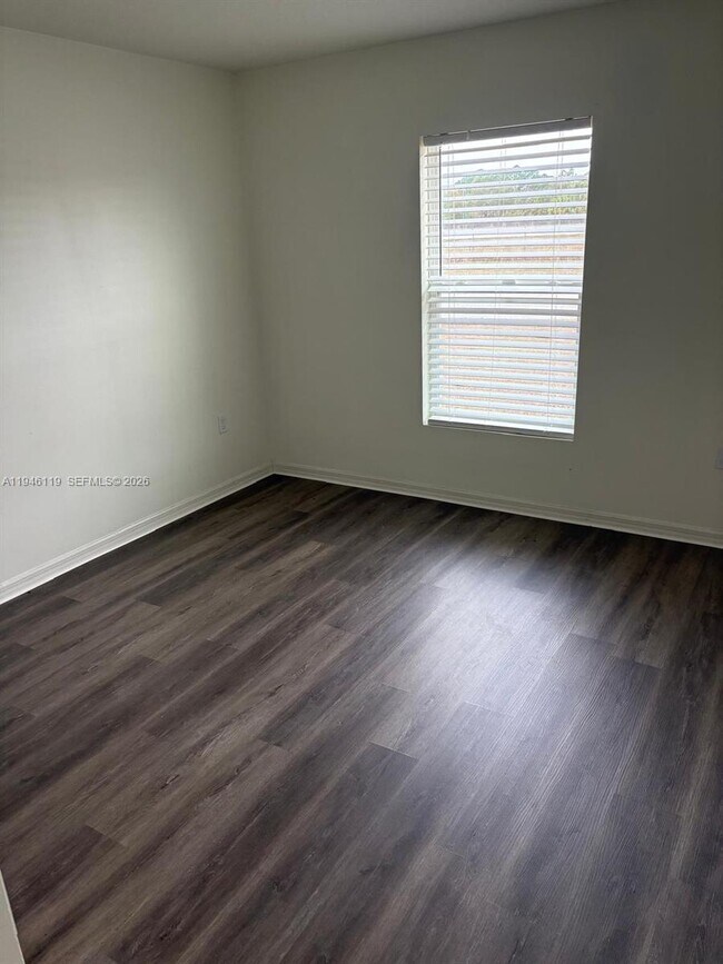 Building Photo - 579 NW North Macedo Blvd