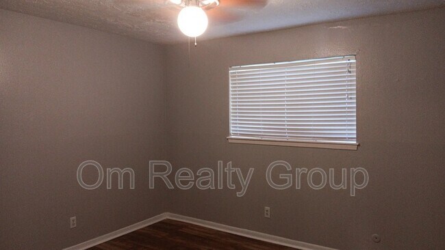 Primary Photo - 7107 Briarfield Dr