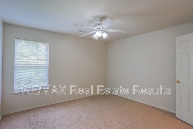 Building Photo - 3600 SW Deerfield Blvd