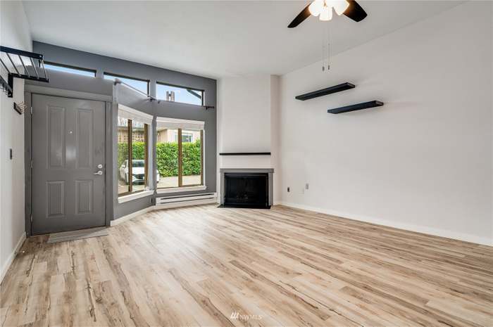 Building Photo - 5847 NE 75th St
