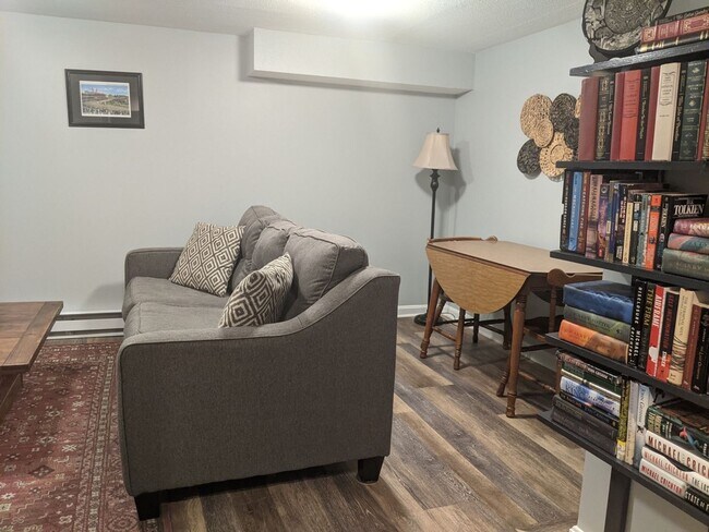 Building Photo - Crescent Hill  Charming Three Bedroom Bung...