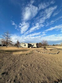 Building Photo - Light & bright single level home in NE Bend!