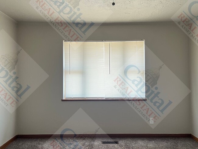 Building Photo - Spacious Home With Classic Charm